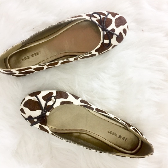 Nine West Shoes - Nine West Jezebel giraffe print flats Size 8.5